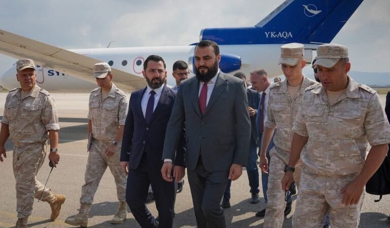 وفد الطيران المدني السوري يبحث تسليم وتشغيل مطار اللاذقية الدولي
