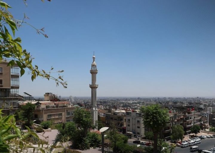 استمرار الأجواء الصيفية المعتدلة في سوريا مع احتمالية هطول أمطار