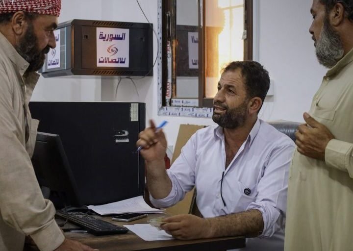 مزارعو الرقة يطالبون بتسريع صرف مستحقات القمح والمصرف الزراعي يوضح الآلية