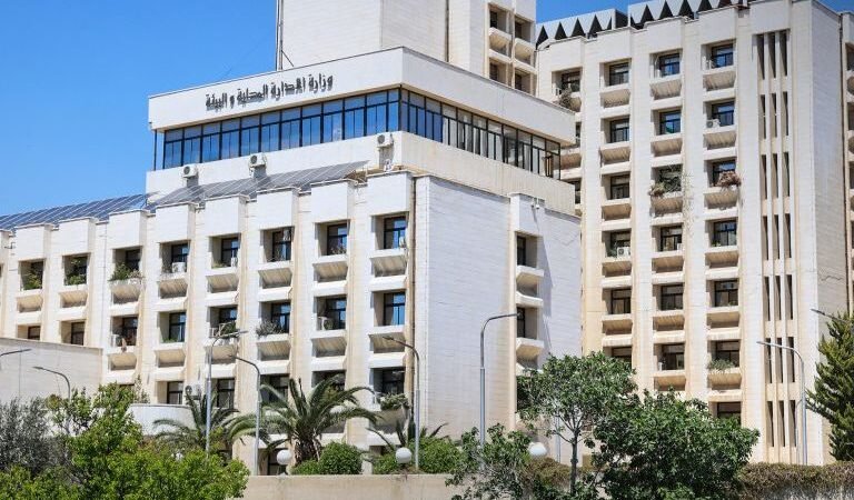 الحكومة السورية تبدأ تحديث التشريعات البيئية لمواكبة إعادة الإعمار