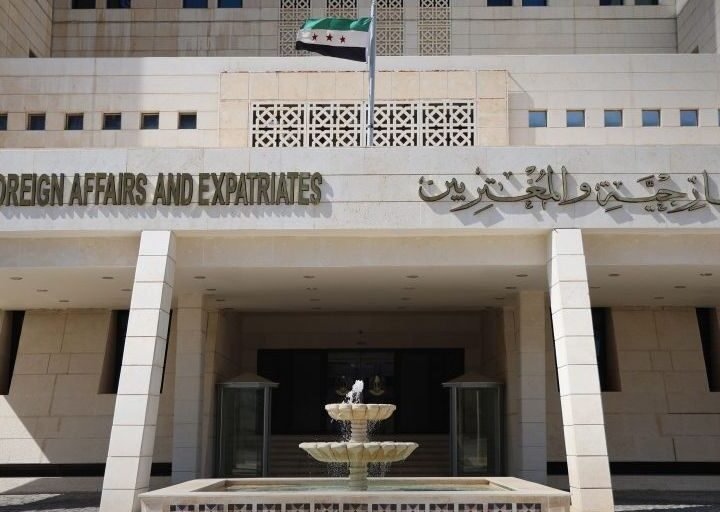 سوريا تدين استهداف الاحتلال الإسرائيلي سيارة مدنية في ريف دمشق