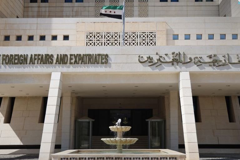 سوريا تدين استهداف الاحتلال الإسرائيلي سيارة مدنية في ريف دمشق
