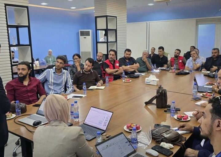 دير الزور: اجتماع موسع لبحث أولويات الدعم الطبي وتطوير الخدمات الصحية