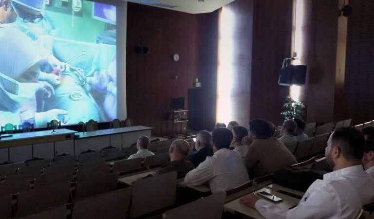 مشفى دمشق الوطني يختتم دورة تدريبية متقدمة في جراحة الصدر التنظيرية