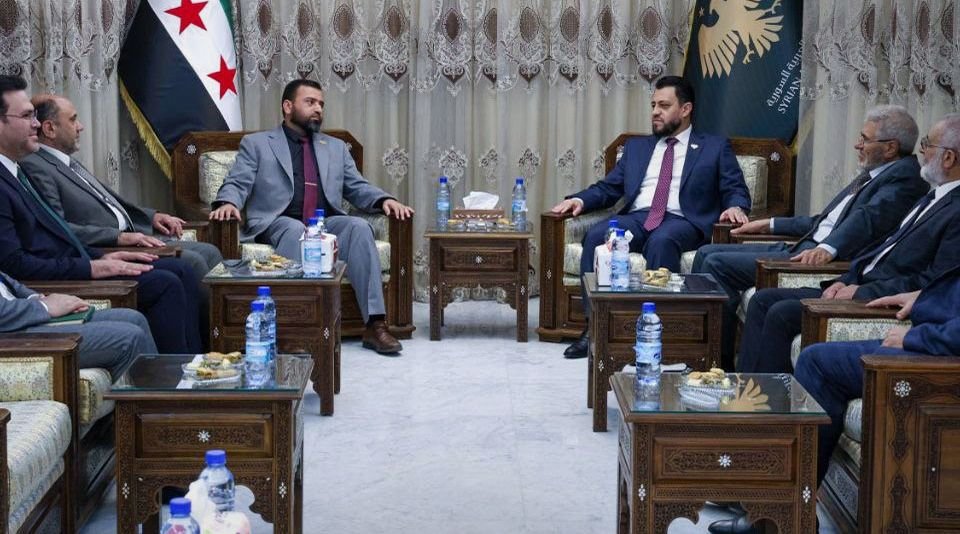 بحث سبل تعزيز التكامل بين هيئة الرقابة والمحكمة الدستورية في سوريا