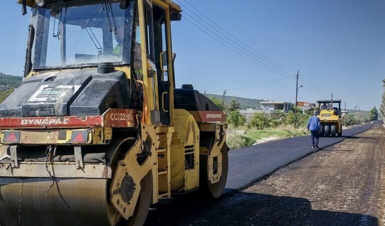 استئناف أعمال تأهيل طريق دركوش – جسر الشغور في إدلب