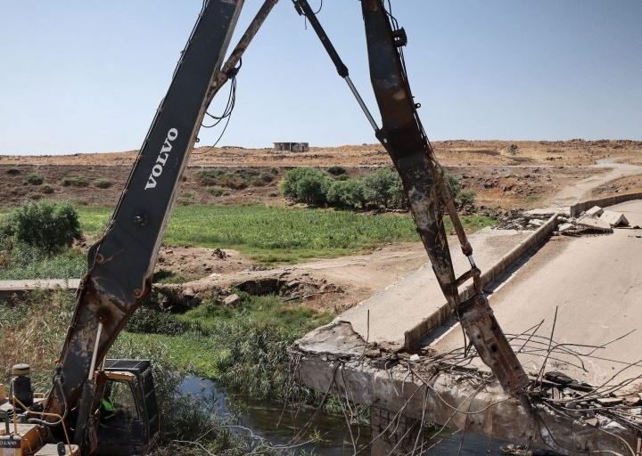 بدء مشروع تأهيل جسر غرناطة – كفرنان بريف حمص