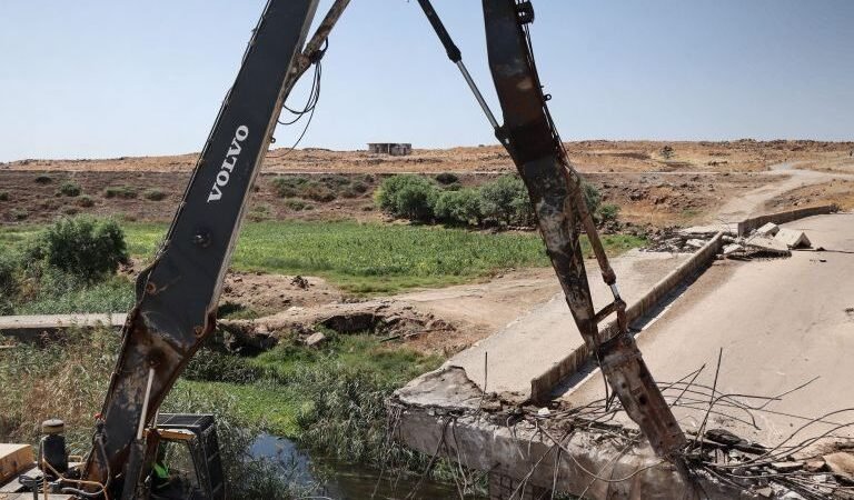 بدء مشروع تأهيل جسر غرناطة – كفرنان بريف حمص