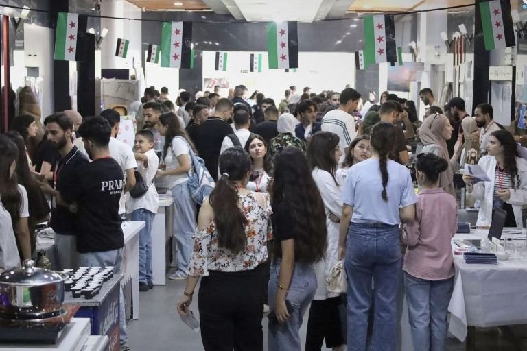 فعالية أكاديمية في طرطوس لدعم طلاب الثانوية في اختيار تخصصاتهم الجامعية