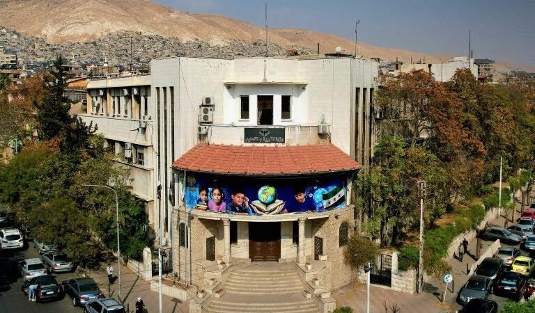 فتح باب التسجيل لمسابقة لملء 18 ألف شاغر تعليمي في ثلاث محافظات