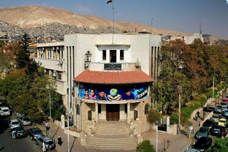 فتح باب التسجيل لمسابقة لملء 18 ألف شاغر تعليمي في ثلاث محافظات
