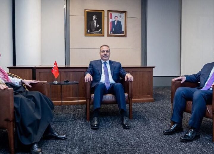 الشيباني يبحث مع نظيريه السعودي والتركي تعزيز التعاون والمستجدات الإقليمية