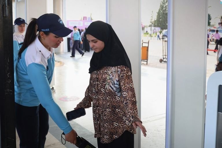 نساء سوريات يبرزن في الخطوط الأمامية لمعرض دمشق الدولي