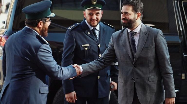 وزير الداخلية يتفقد دورة صف الضباط في معهد إعداد المدربين بدمشق