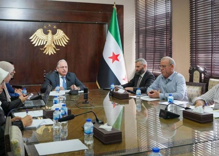 وزير المالية يبحث مع صندوق أبوظبي للتنمية ملف المديونية والتعاون التنموي
