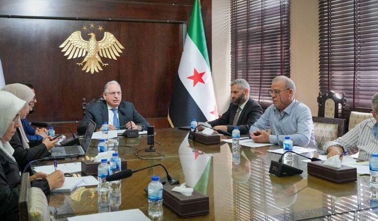 وزير المالية يبحث مع صندوق أبوظبي للتنمية ملف المديونية والتعاون التنموي