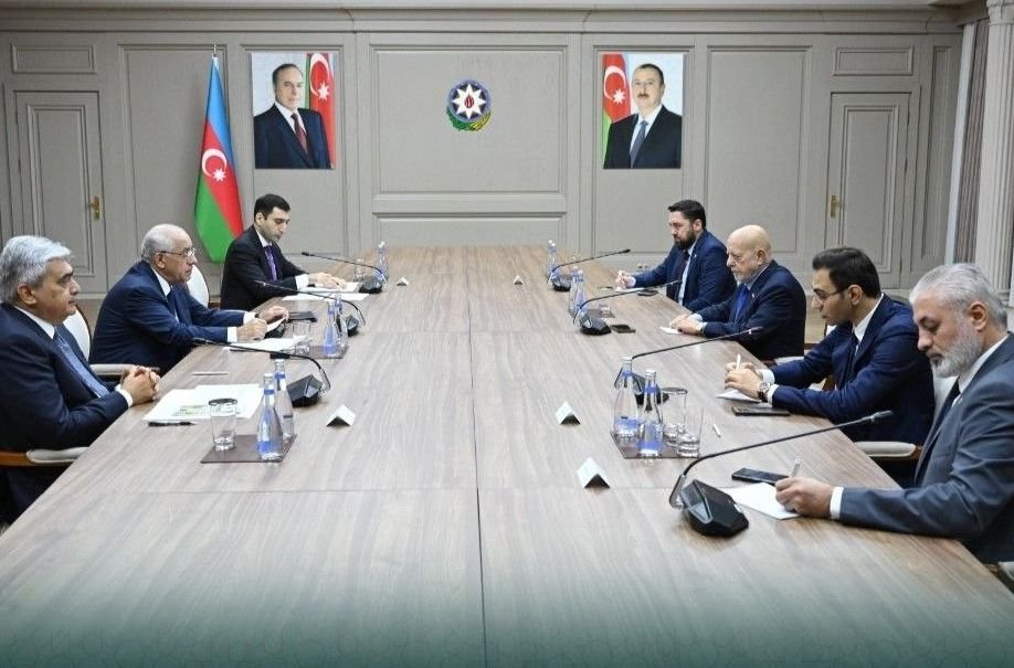 مباحثات سورية أذرية لتعزيز التعاون في مجالات الاقتصاد والطاقة