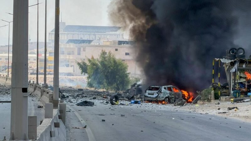 4 قتلى و10 مصابين بانفجار مخزن للأسلحة ومخلفات الحرب قرب سرمدا