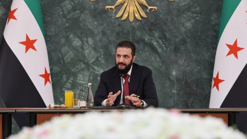 كاتب بريطاني يهودي: سوريا مفتاح التحول الإقليمي وإنهاء عقود من الصراع