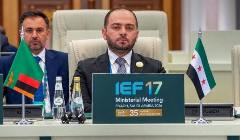 الشركة السورية للبترول تبحث في الرياض فرص تأهيل قطاع الطاقة
