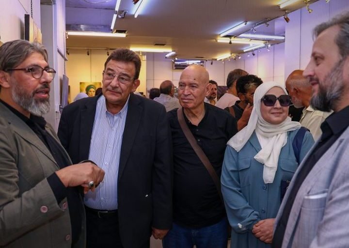 معرض تشكيلي في دمشق يجسد الهوية والانتماء بمشاركة فنانين سوريين وفلسطينيين