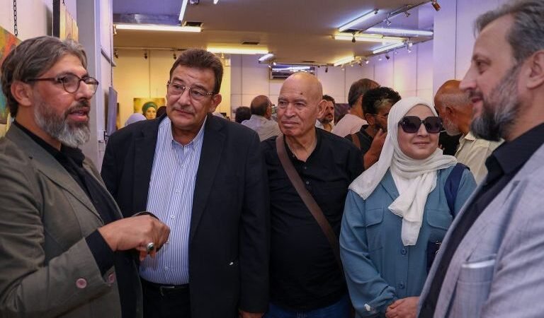معرض تشكيلي في دمشق يجسد الهوية والانتماء بمشاركة فنانين سوريين وفلسطينيين
