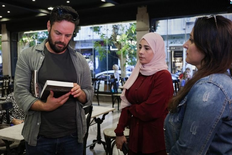 خليل النعيمي يوقّع روايته «مديح الهرب» في دمشق