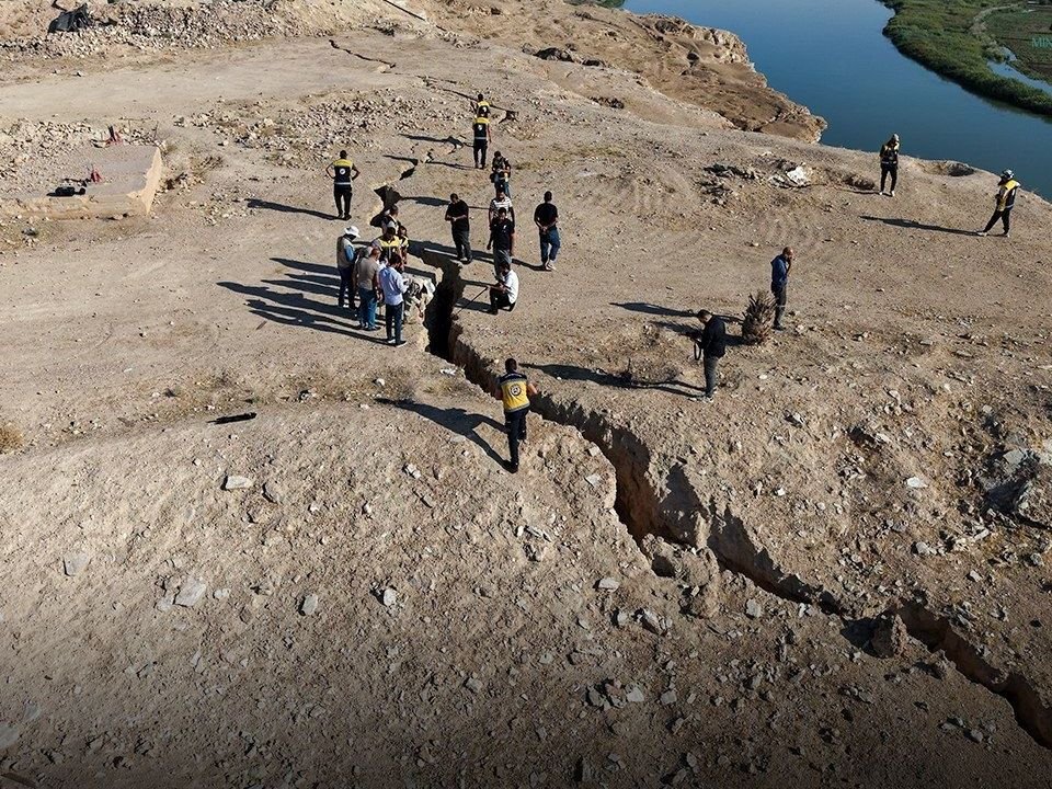 تقرير فني يكشف أسباب الانزلاقات الأرضية في منطقة الباغوز بدير الزور