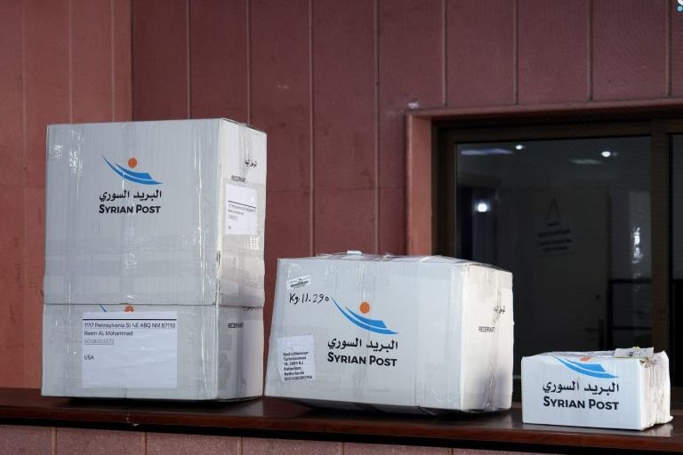 السورية للبريد تستأنف شحن الطرود إلى 5 دول بعد انقطاع 10 أعوام