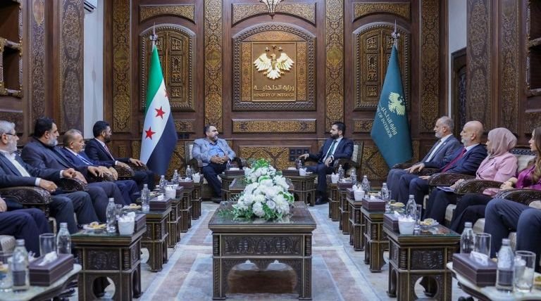 وزارة الداخلية ولجنة الحريات تبحثان تطوير الأطر التشريعية للحقوق