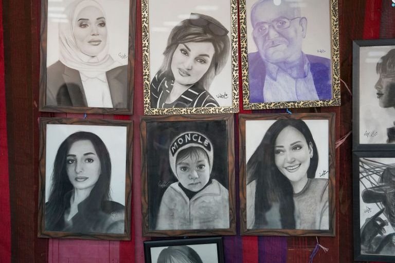 معرض فني في سلحب يجمع إبداعات طلاب مرسم شمس
