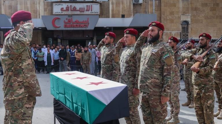 تشييع جثمان الشهيد الجندي بلال إبراهيم في ريف حلب الغربي