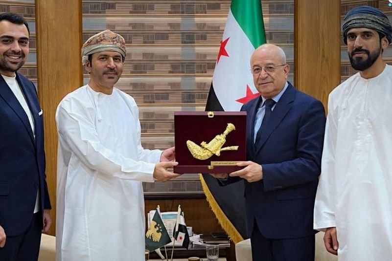 مباحثات سورية عُمانية لتعزيز التعاون في تصنيع الحافلات والنقل
