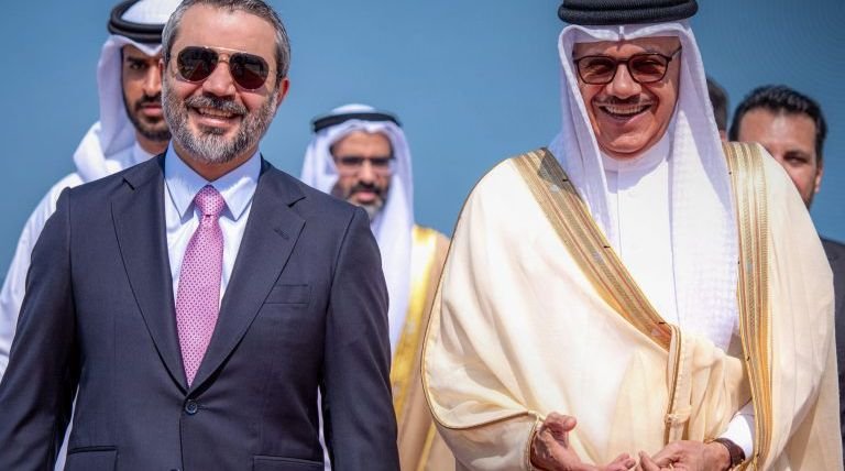 الشيباني يصل إلى المنامة في زيارة رسمية لبحث العلاقات الثنائية