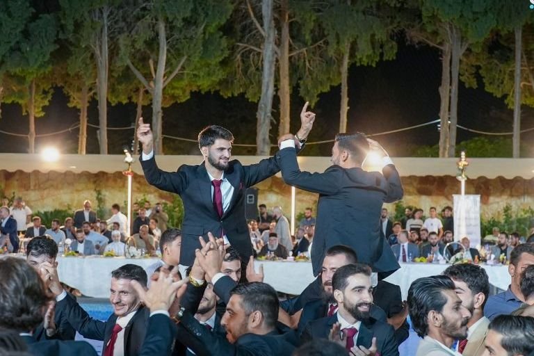 حمص: حفل زفاف جماعي لأكثر من 100 شاب من أبناء الشهداء