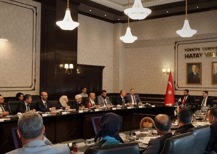 محافظ إدلب يبحث في ولاية هاتاي تعزيز التعاون التنموي والخدمي